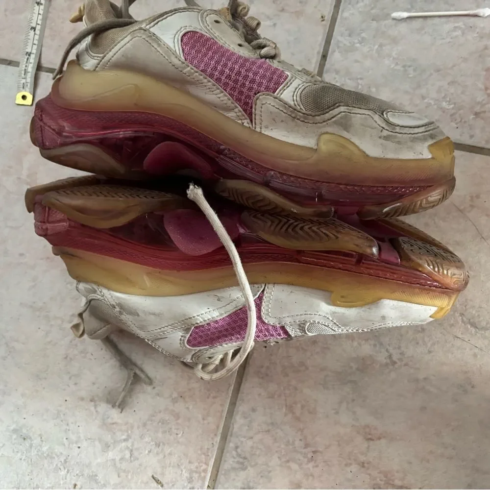 Balenciaga Triple S Trainers chunky sneakers White Pink shoes flats logo flats